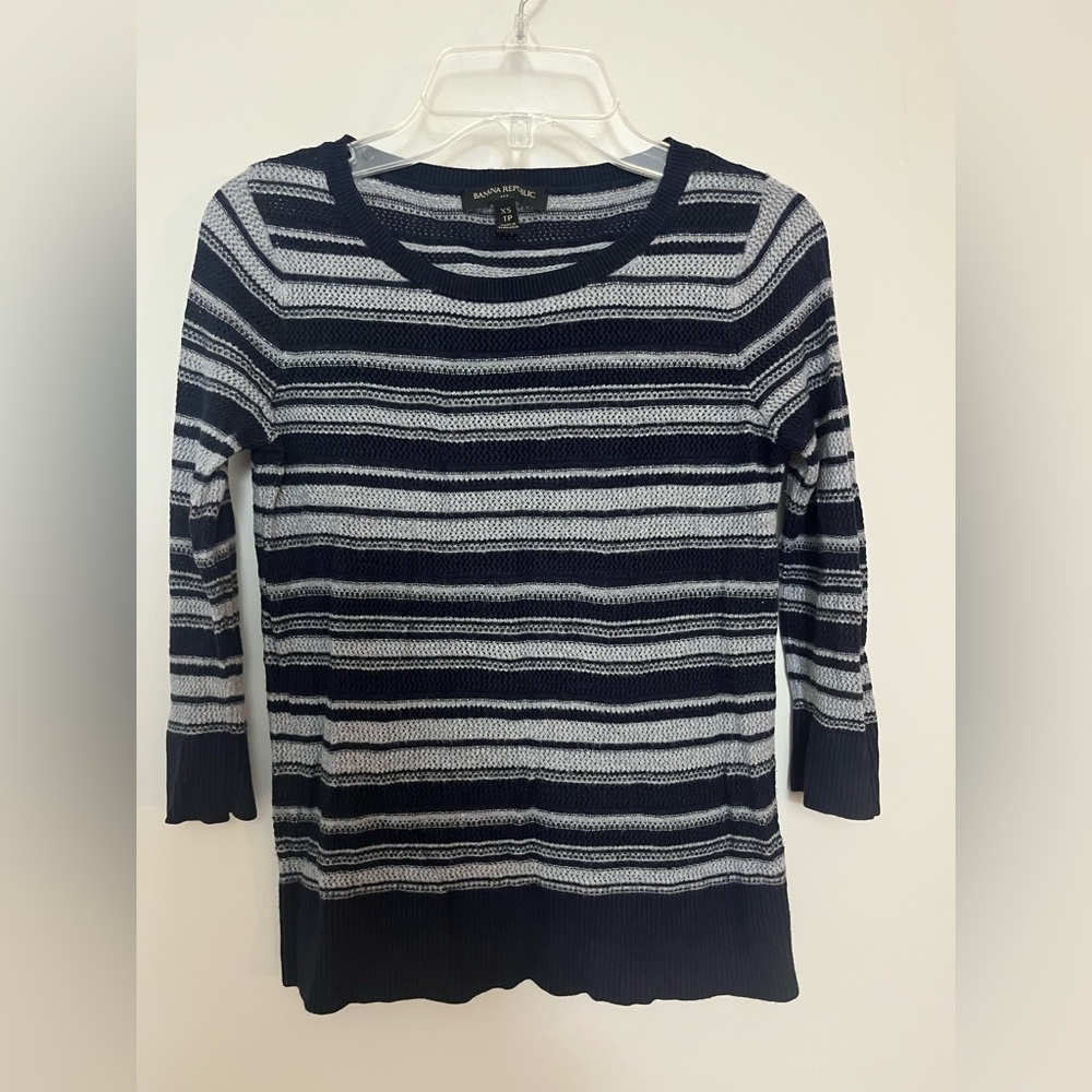 Banana Republic super stretchy 3/4 women’s knitted top (Size: S)